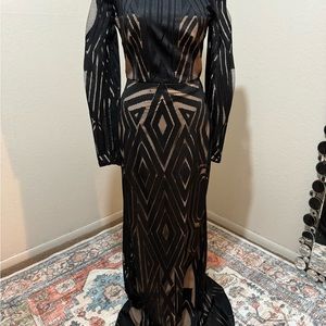 BCBG Max Azria “ VEIRA” Size 2 Black/Nude mesh long sleeve dress New With Tags